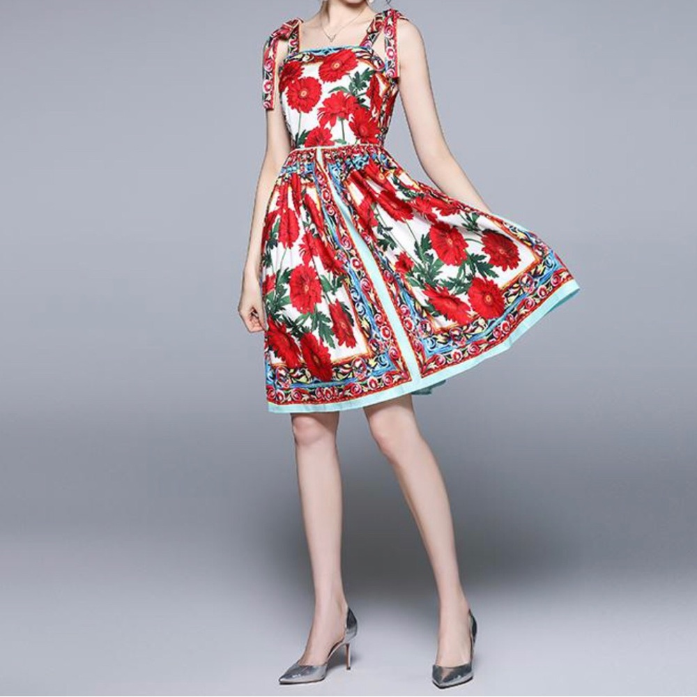 NWOT pretty Mini floral dress